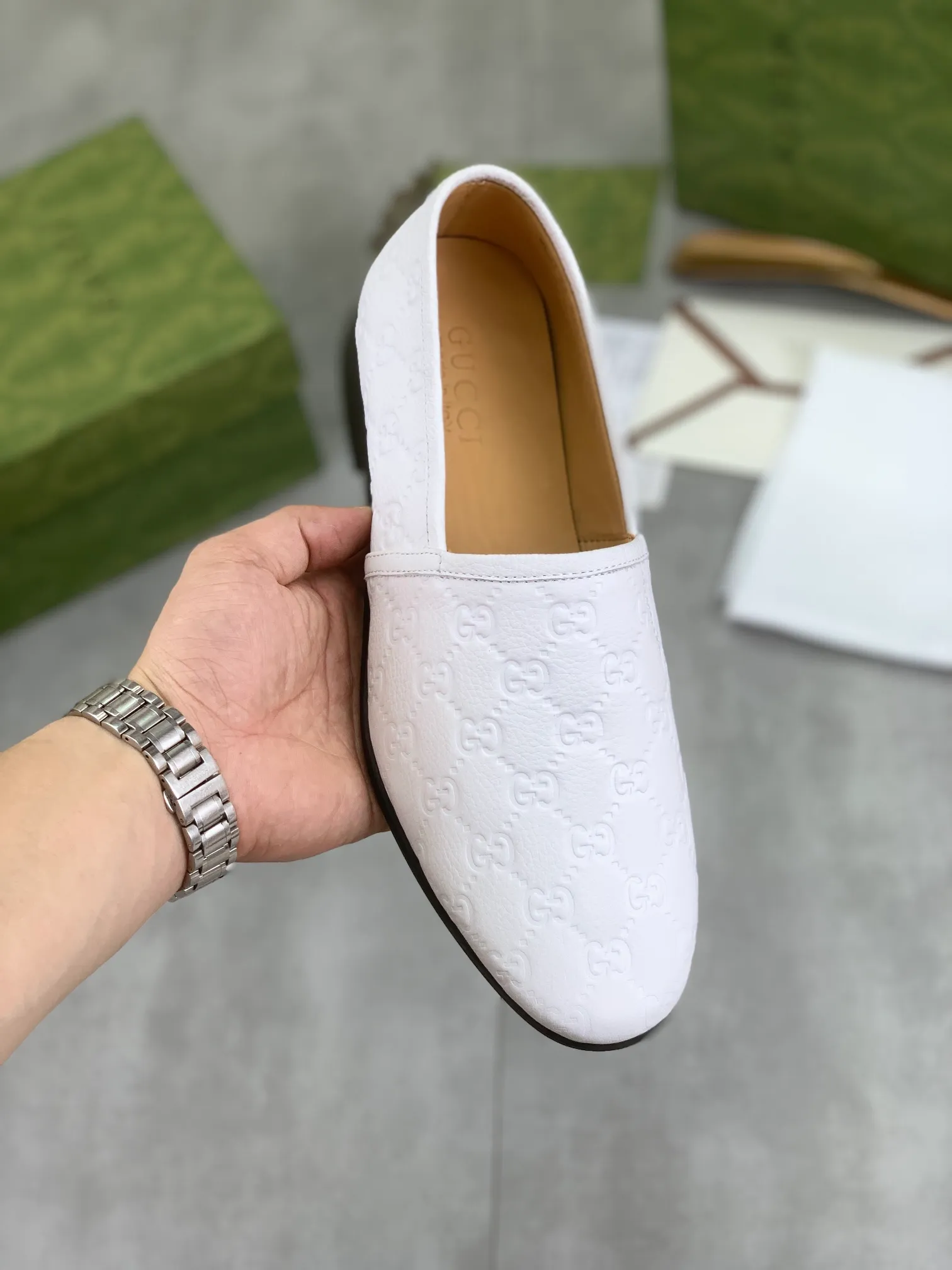 Men's Men's Shoes 💰P500💰【New Style】Water-dyed Niuli Gucci's most popular selection of lazy slip-on leather shoes (Gucci) official website latest Gucci lazy leather shoes, hot style 💥 simple and elegant style, exclusive for trendy men. Unique official website latest brand original double G embossing Elements 👑 Original Gucci decoration, fashionable and elegant, fabric original calfskin ✅ fully imported first-layer cowhide lining, official website designated wear-resistant, rubber business outsole, classic model taken at the counter in real life 🎬38-44 Various colors available